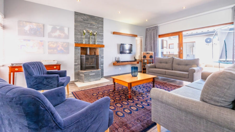 4 Bedroom Property for Sale in Heatherlands Western Cape